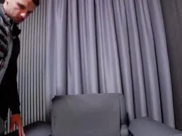 Freechat antoniovalentinidiamond on Chaturbate