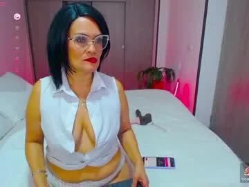 Freechat carolinnefiotti on Chaturbate