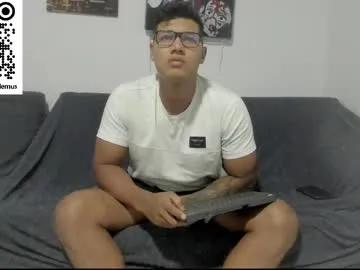 Freechat darren_lemus on Chaturbate