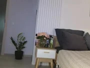 evi_woow — GOAL: tease panties [399 tokens remaining] Welcome to my room! Good morning for rich and sexy people  #feet #brunette #new #cute #young