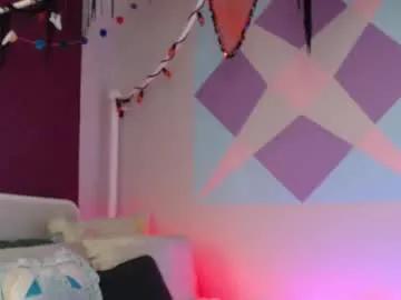 Freechat friskyflowers on Chaturbate