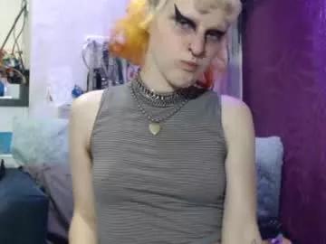 Freechat friskyflowers on Chaturbate