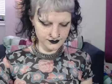 Freechat friskyflowers on Chaturbate