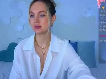 lynna_sparks — Hot striptease #milf #squirt #feet #tease #heels [305 tokens left]