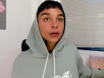 seductivo_jr — GOAL: CUM SHOW   [1111 tokens remaining] CUM hey welcome my room #femboy #young #18 #cute #twink