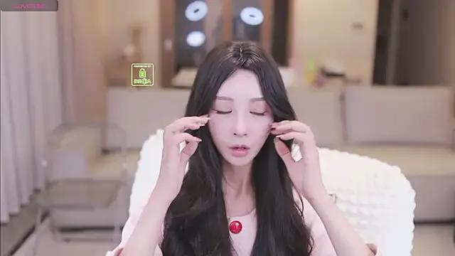 Bella-999 on StripChat 