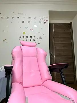 chick-888 — Water spray