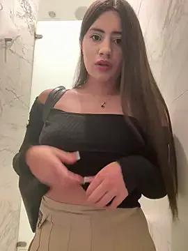 Freechat Isabella21_ on StripChat