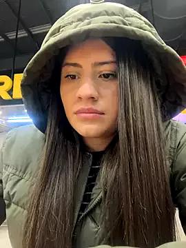 Freechat Isabella21_ on StripChat