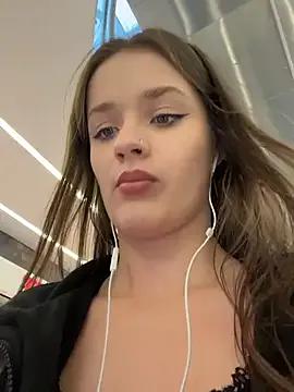 KittyQueeny on StripChat 