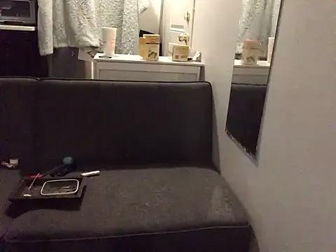 littyleesh1 on StripChat 