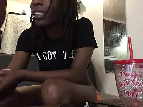 littyleesh1 on StripChat 