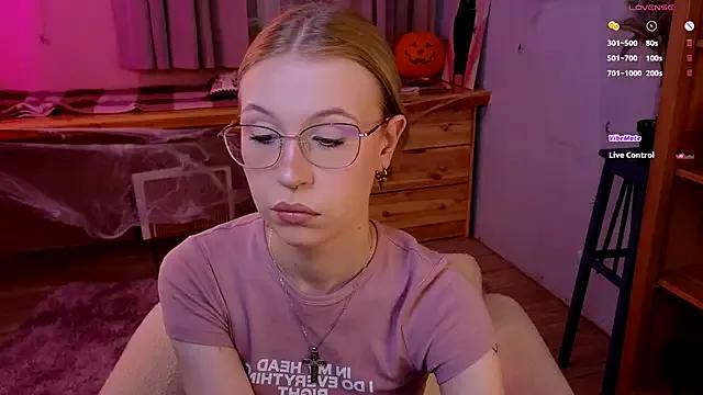 StripChat lovedrope is Freechat lovedrope — Tease and get down on your knees