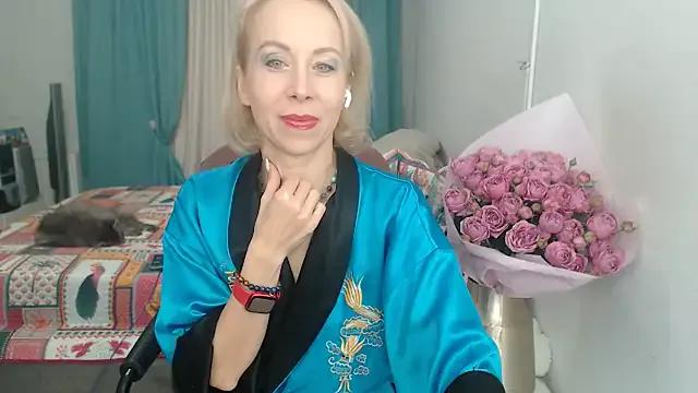 LuxuryNika on StripChat 