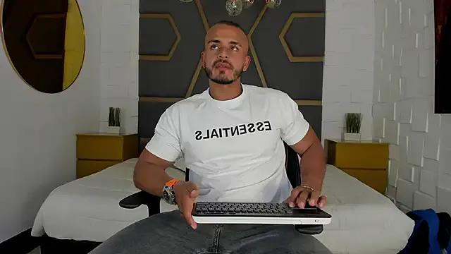 Freechat magnusclark on StripChat