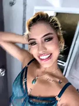 Freechat MystiqueXXX on StripChat