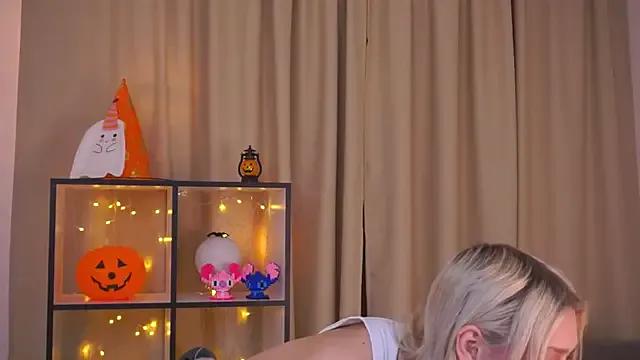 RiriKiss — Suck finger close up