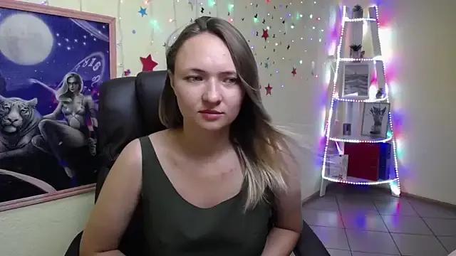 SallyVerda on StripChat 