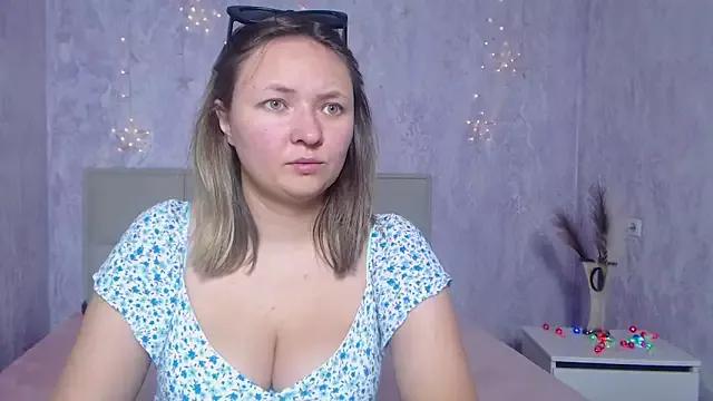 SallyVerda on StripChat 