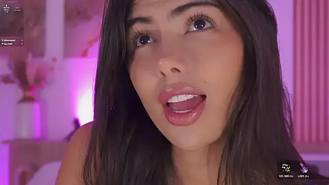 StripChat SarahPreston is Freechat SarahPreston — A blowjob looking me in the eyes