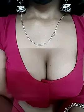 SEEMA_127 on StripChat 