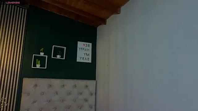 Freechat sky_collinss on StripChat