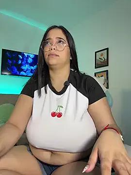 StripChat tati_reyess is Freechat tati_reyess — oil on tits
