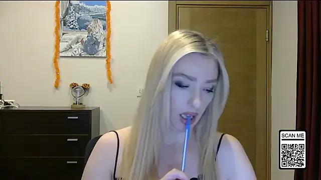 StripChat Wild_Silk_Desire is Freechat Wild_Silk_Desire — Change clothes and dance)