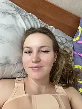 Freechat YungTessa on StripChat